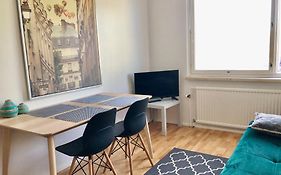 Scandinavian Modern Home 34 1Br City Center In Kamppi Tyoemiehenkatu